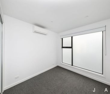 Modern & Convenient Living! - Photo 2