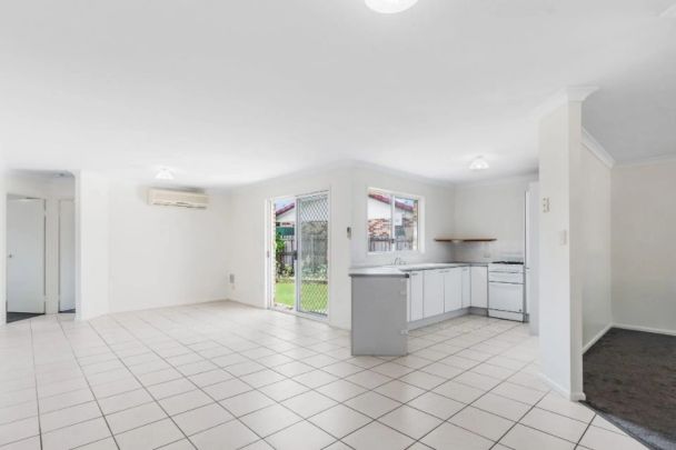 Spacious 4-Bedroom Family Home in Prime Tingalpa Location - Photo 1