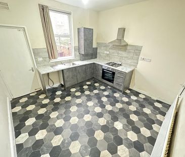 2 bedroom terraced house to rent - Photo 4