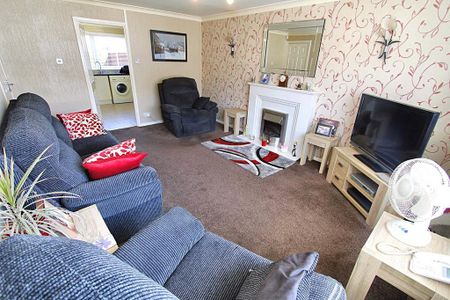 4 bedroom terraced house to rent - Photo 3