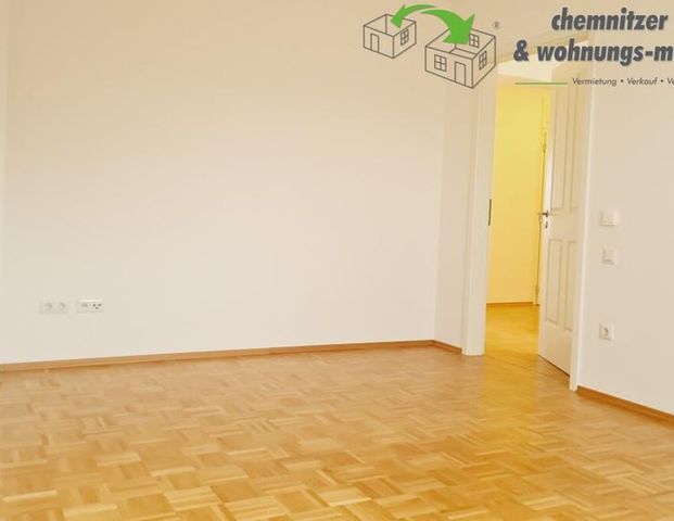 Lichtdurchflutete 4-Raum-Dachgeschosswohnung mit 3 Bädern, Fußbodenheizung & Aufzug - Photo 1