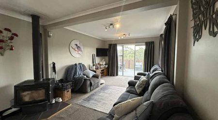 A spacious Brighton home! - Photo 4