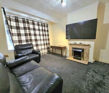 Beechfield Gardens, Romford, RM7 - Photo 1