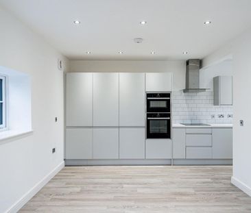 2 bedroom end of terrace house to rent - Photo 3