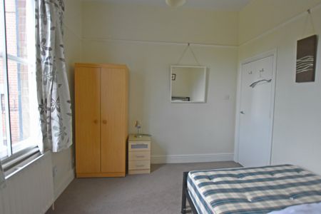 2 Bedroom Apartment - Photo 5