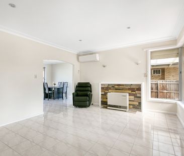 7 Tunaley Parade, Reservoir VIC 3073 - House For Rent | Domain - Photo 2