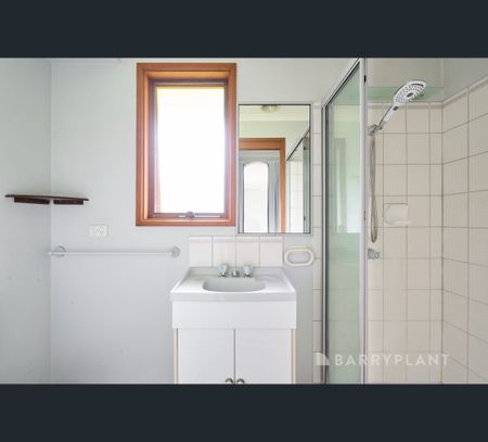 4 Toirram Crescent, Cranbourne North, Vic 3977 - Photo 5