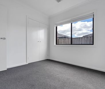 Perfect balance of space, style & convenience! - Photo 3