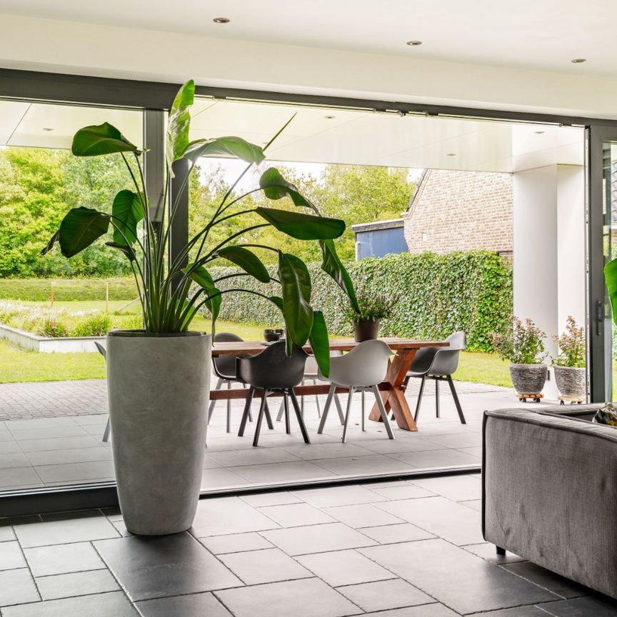 Luxury long stay bungalow in Made - Photo 1