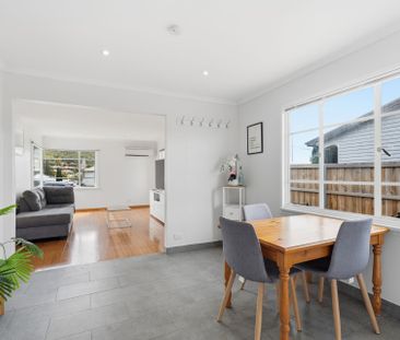 Warm and Welcoming Home - Photo 5