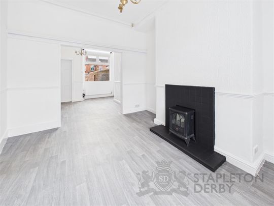 2 Bedroom Terraced House for Rent - Photo 1