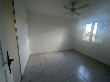 CALVISSON - Villa T4 de plain pied de 88,50m² avec jardin et garage - Photo 4