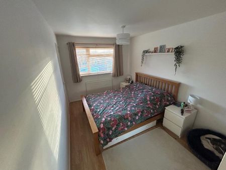 2 bedroom end of terrace house to rent - Photo 3