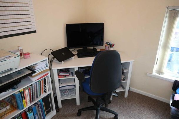 Apt D, 5 Eastleigh Drive, Ballyhackamore, Belfast, BT4 3DX - Photo 1