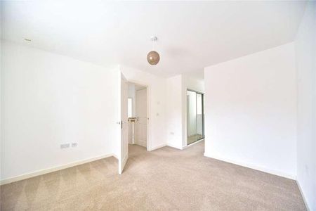 Bridge Farm Close, Mildenhall, Bury St Edmunds, Suffolk, IP28 - Photo 2