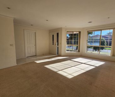 Perfect Location! - Photo 2