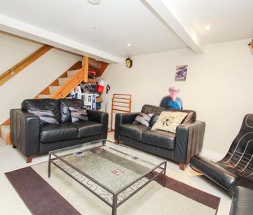 2 bedroom terraced house to rent - Photo 1