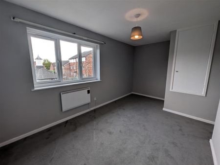 3 bedroom semi-detached house to rent - Photo 5