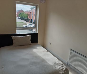 3 bedroom terraced house to rent - Photo 6