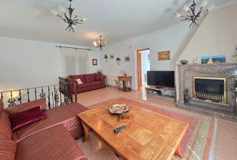 LONG TERM RENTAL Beautiful villa with sea views for rent in Benissa coast with 5 bedrooms.