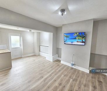 4 bedroom terraced house to rent - Photo 3