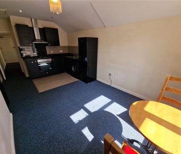 Claude Place, Cardiff, CF24 - Photo 5