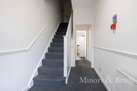 1 bedroom in a house share to rent - Photo 5