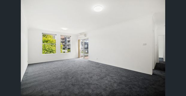 Comfortable & Spacious Living - Photo 1