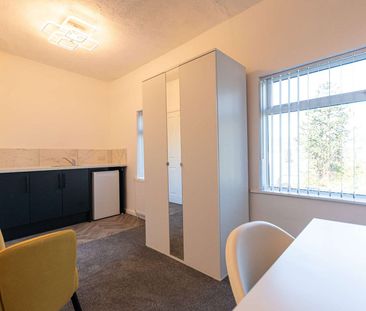 Grundy Street Room 4 - Photo 3