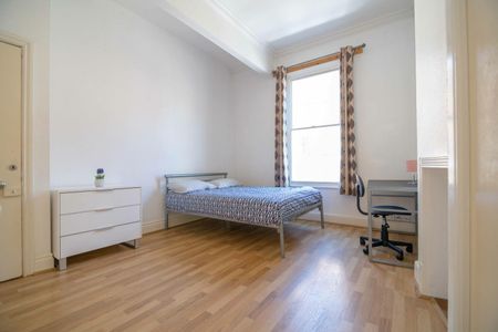 66, Micklegate - Photo 4