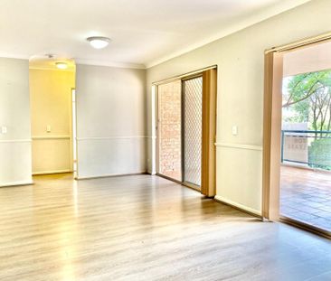 Spacious Unit ! - Photo 5