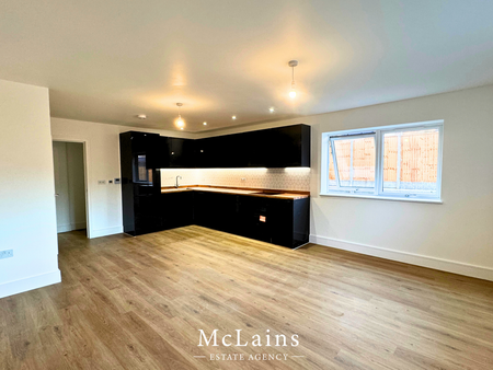 3 bedroom flat to rent - Photo 3