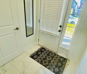 For Lease - 65 Copperhill Heights, Barrie, Ontario - Photo 4