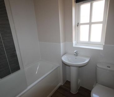 3 bedroom terraced house to rent - Photo 5