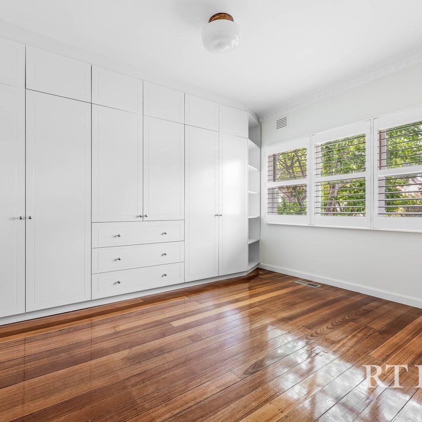 A Regent Lifestyle of Immediate Quality! - Photo 1