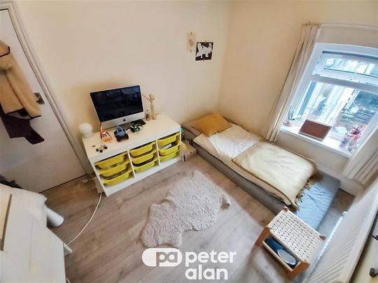 Wind Street, Aberdare, Rhondda Cynon Taff - Photo 1