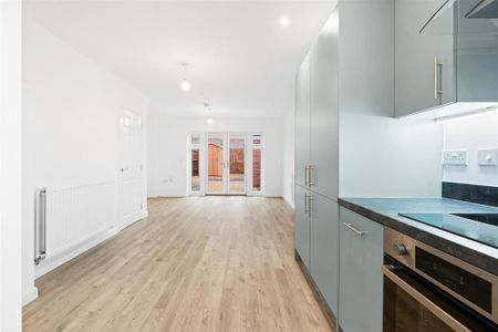 2 bedroom terraced house to rent - Photo 3