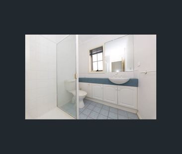 Spacious & Secure Apartment in a Prime Location - Photo 6