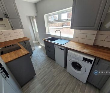 3 bedroom terraced house to rent - Photo 3