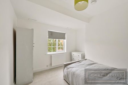 6 bedroom detached house to rent - Photo 4