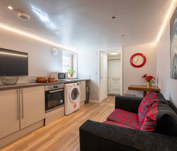 2 bedroom terraced house to rent - Photo 1