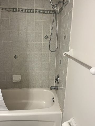 For Lease - 7 Glacier Crescent, Toronto, Ontario - Photo 4