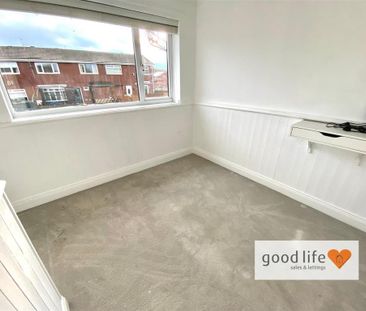 4 bedroom terraced house to rent - Photo 3