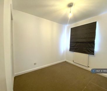 4 bedroom detached house to rent - Photo 5