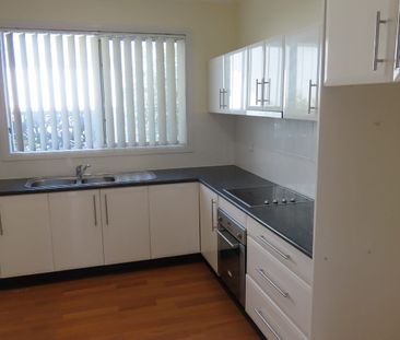 Coastal Living at Its Best – 2 Bedroom Unit Opposite Umina Beach - Photo 5