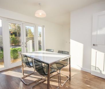 4 bedroom detached house to rent - Photo 4