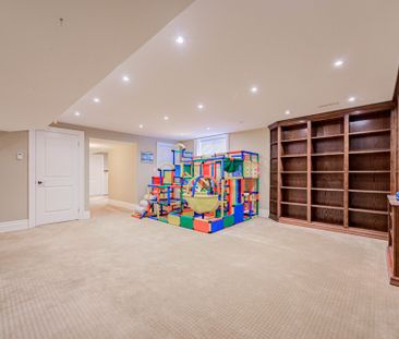 For Lease - 326B Horsham Avenue, Toronto, Ontario - Photo 2