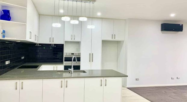 Elegant 4 Bedrooms Home - Photo 1