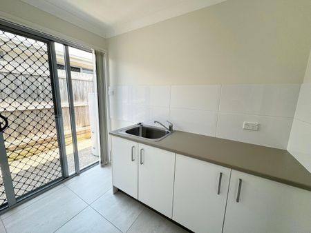 4 Bedroom Home in Birtinya - Photo 3