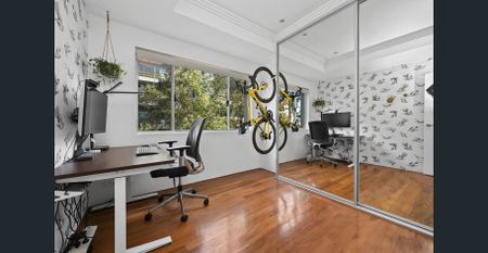 Sun-Drenched North-East Sub-Penthouse with Ocean Glimpses and Dual Balconies - Photo 2